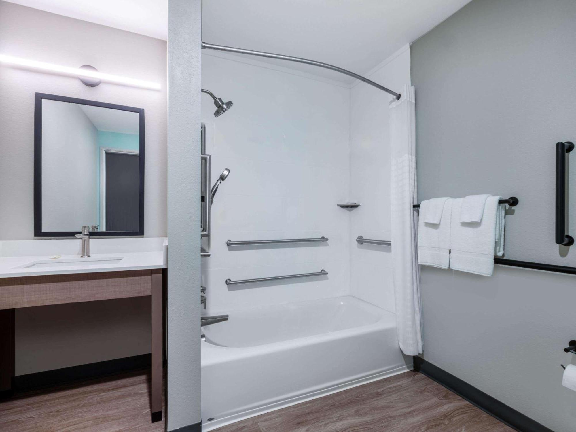 Echo Suites Extended Stay By Wyndham Indianapolis Ameriplex מראה חיצוני תמונה