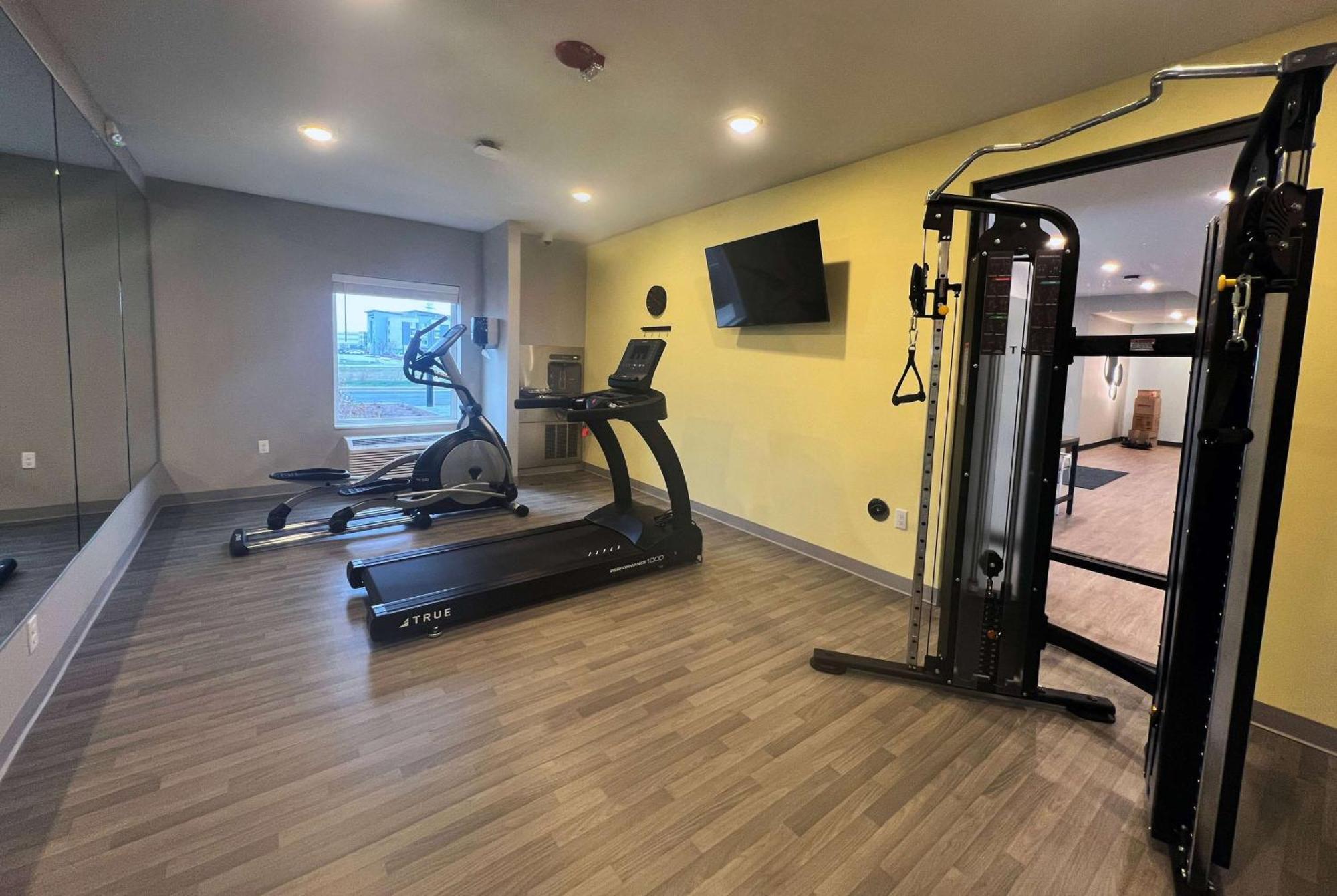 Echo Suites Extended Stay By Wyndham Indianapolis Ameriplex מראה חיצוני תמונה